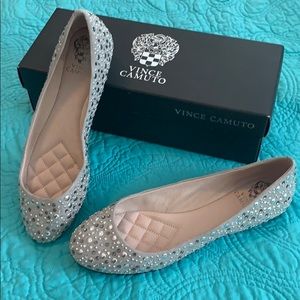Vince Camuto 8.5 grey suede studded flats